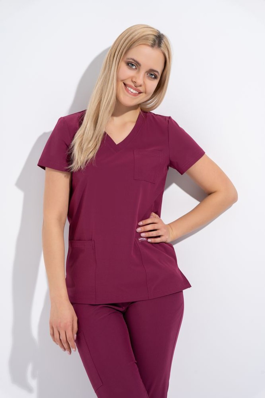 Odziez Medyczna uniformix Bluzy Medyczne | Bluza Medyczna Damska, 3 Kieszenie, Uniformix Comfort, Ct1001, Wino. Bordowy