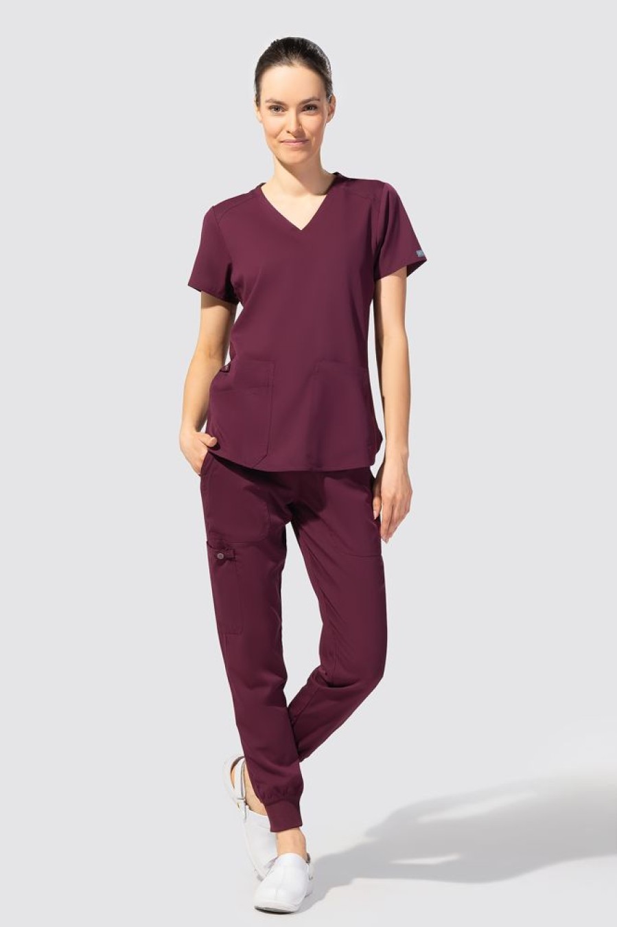 Odziez Medyczna uniformix Bluzy Medyczne | Bluza Medyczna Damska Med Couture Performance Touch, 7459-Wine Bordowy